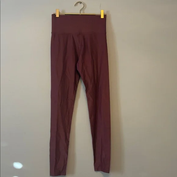 CARBON38 burgundy 7/8 shine leggings- size small - Picture 4 of 6
